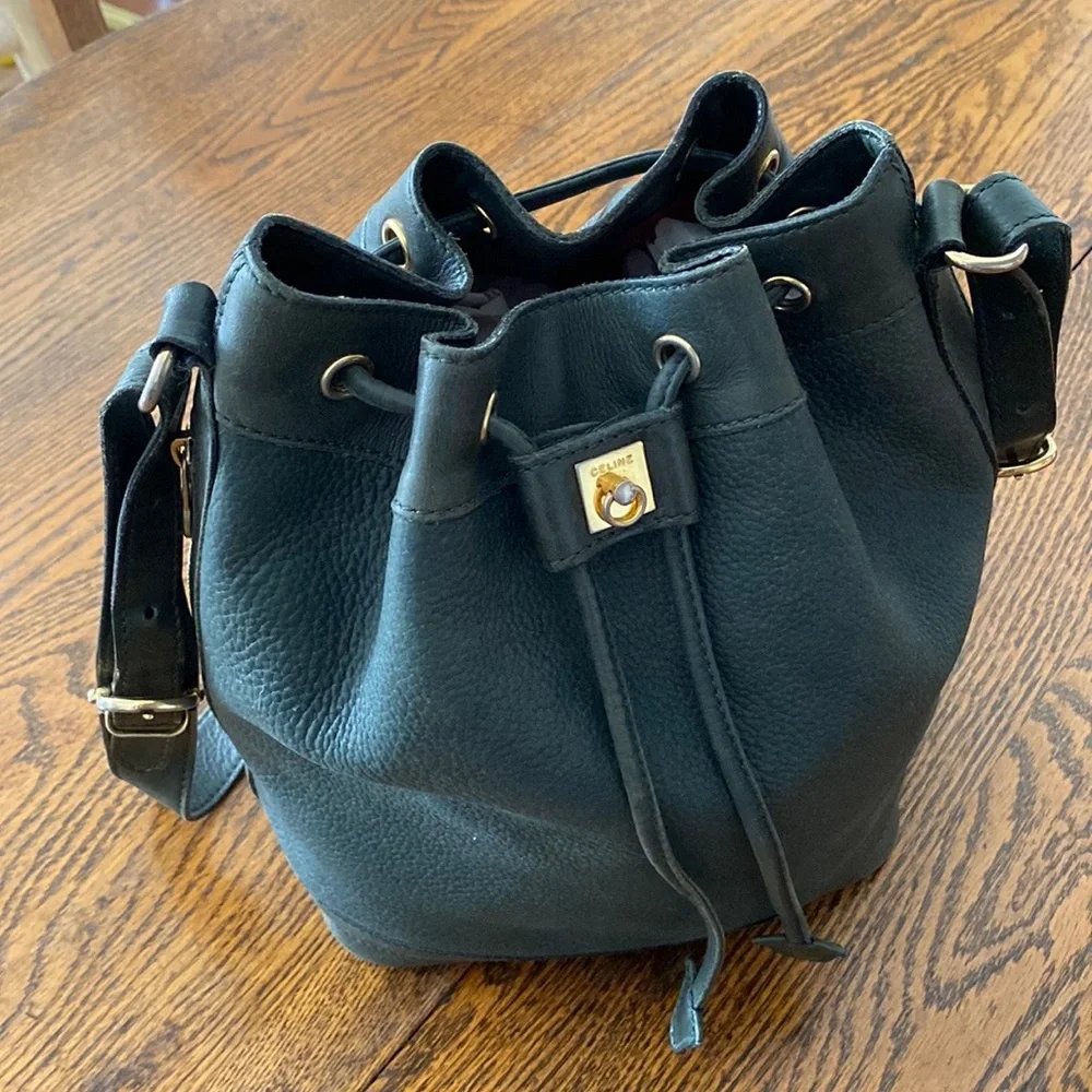 RARE~ Céline ~ Loden Tumbled Calfskin Bucket Bag with Scarlet Calfskin Interior - Picture 12 of 16